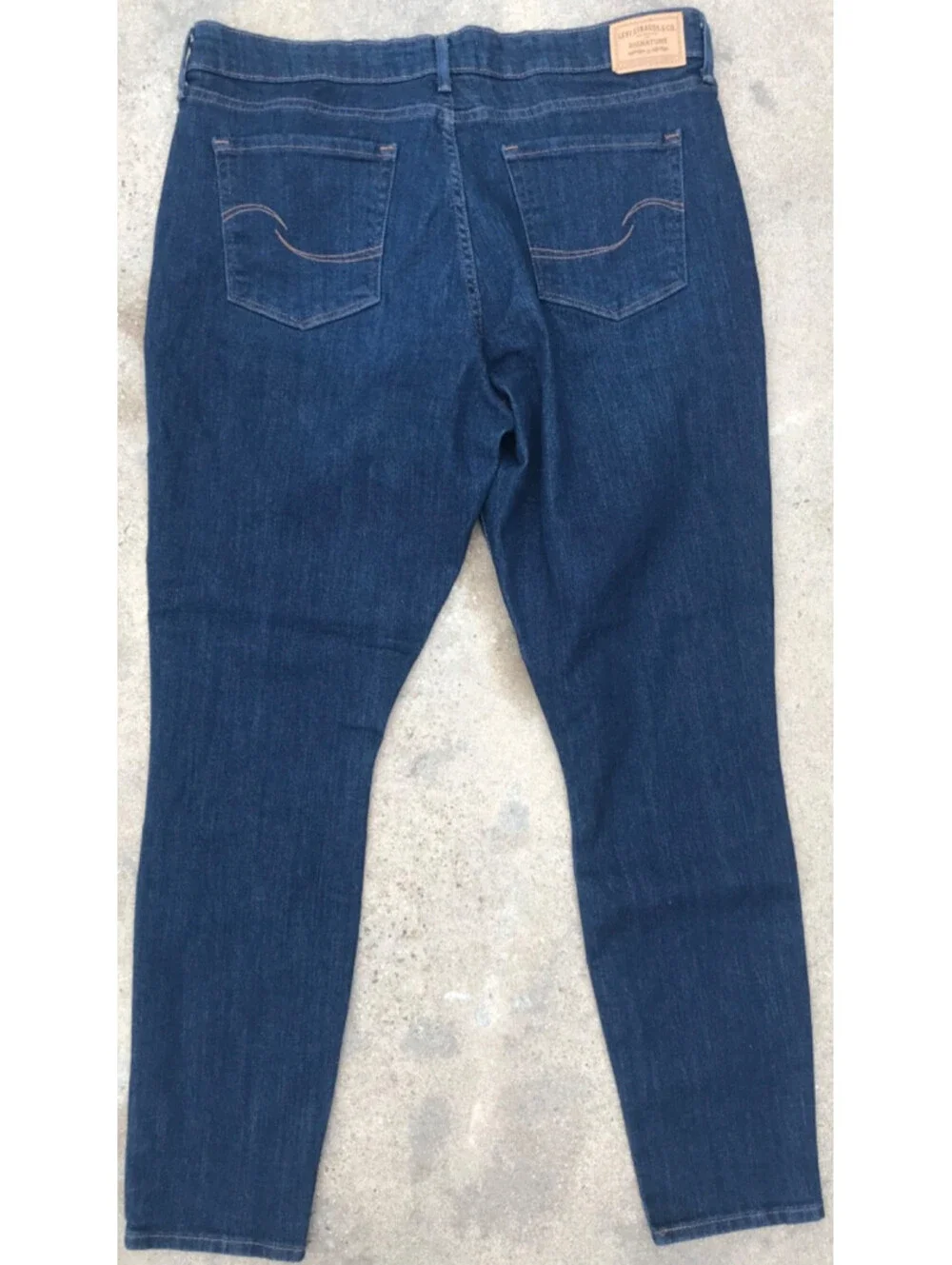 Levi Strauss Signature Women's Mid Rise Skinny Blue Jeans Fade 14M W32 x L30